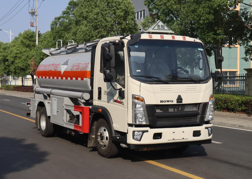 HLW5090GZWZ6型雜項危險物品罐式運輸車